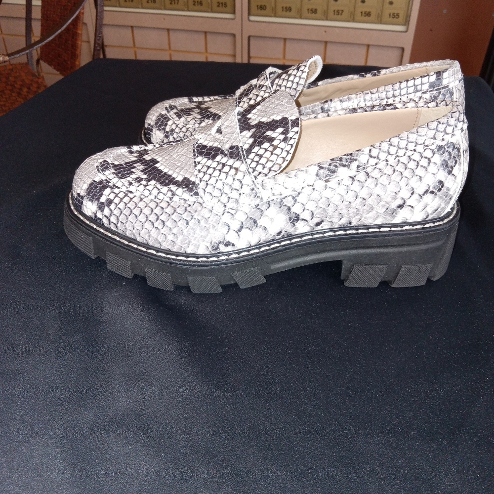 Women's Snake Print Loafers